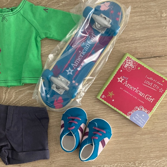 My American Girl doll Skateboard outfit new in box - Picture 4 of 4